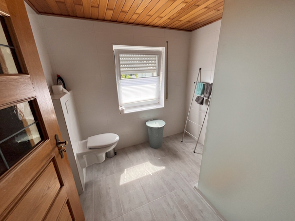Badezimmer Ansicht 1